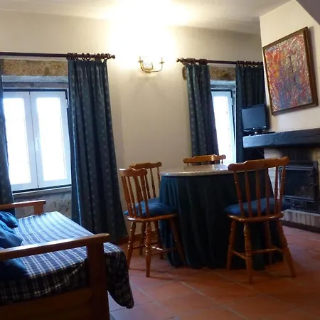 Casas Do Toural Lantgård Gouveia (Guarda)